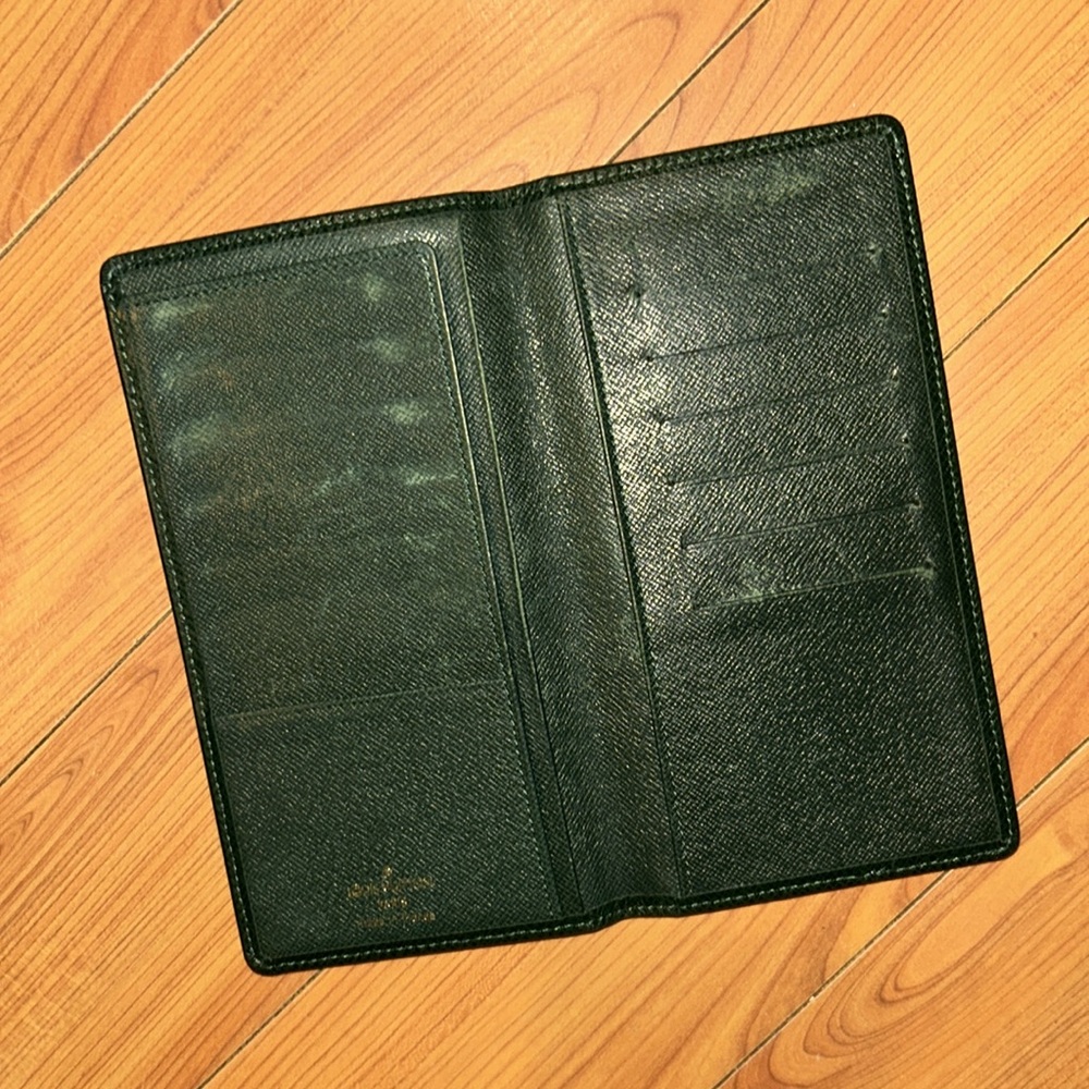 Louis Vuitton Green Leather Wallet - Picture 3 of 8